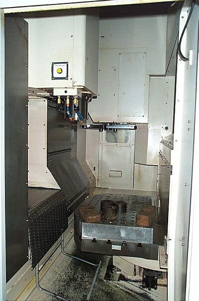 Daewoo Model DVC-500 CNC Vertical Machining Center